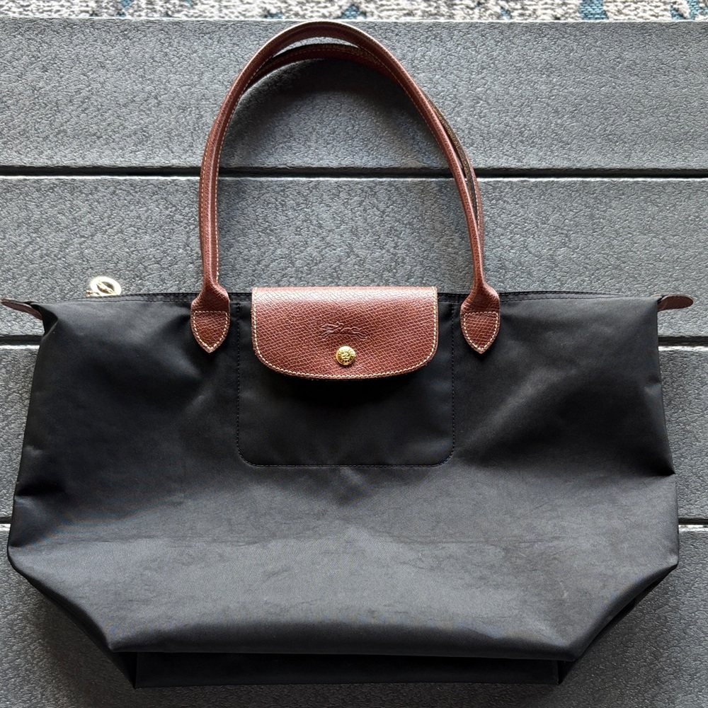 Longchamp Large Le Pilage in Black